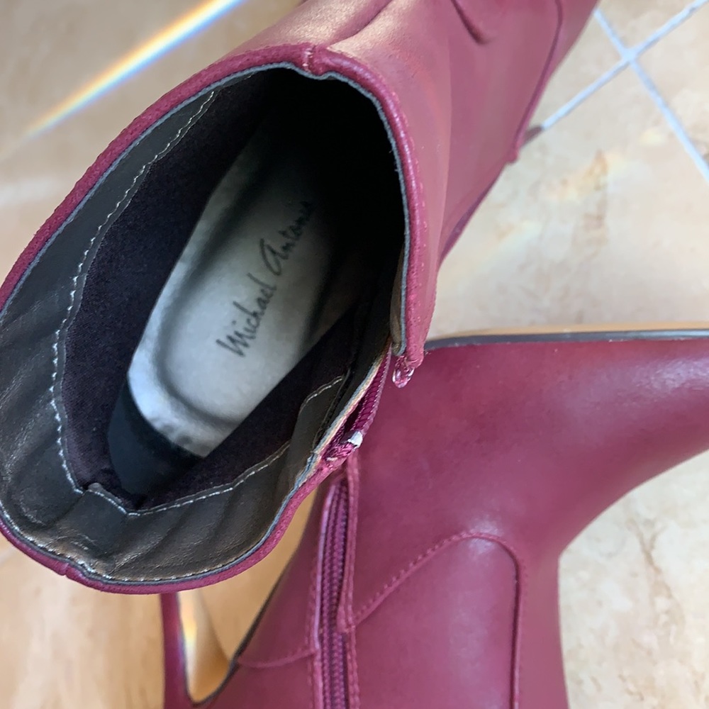 Michael Antonio faux leather Burgundy Booties - Picture 5 of 6